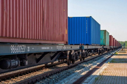 «РЖД Логистика» отправила первый полносоставный агроэкспресс по МТК «Север-Юг» и надеется нарастить грузовую базу