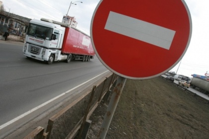 Старым грузовикам могут запретить «портить воздух» в столице