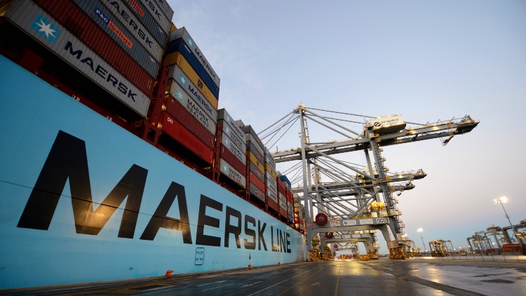 Maersk официально и категорично отказалась от «санкционных» российских грузов. Но есть и другие варианты
