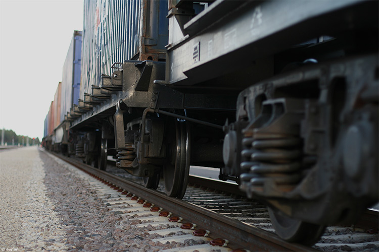 Экспортные поезда пустили в Китай другой дорогой – через две границы