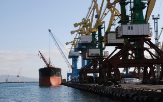 Новороссийскому порту могут поручить построить себе конкурента