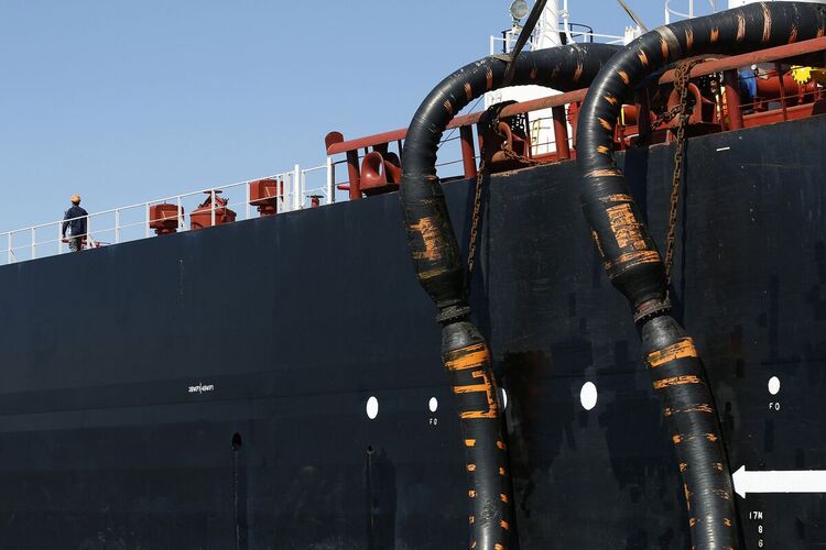 Западные страховщики сетуют на увеличение доли «теневого» флота из-за введение ценового порога на российскую нефть