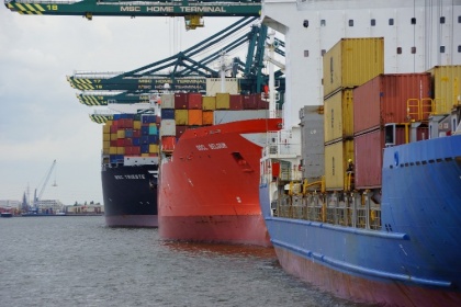Морские экспортные грузоперевозки хотят вернуть под российский флаг