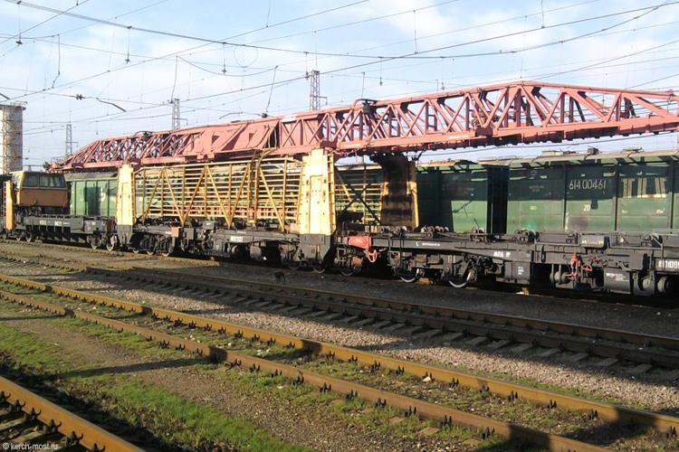 Минтранс: нет причин волноваться за судьбу железнодорожных подходов к Керченскому мосту
