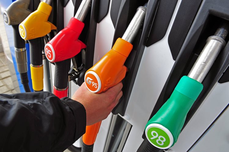 Демпфер вселил в ФАС десятилетнюю уверенность в ценах на бензин