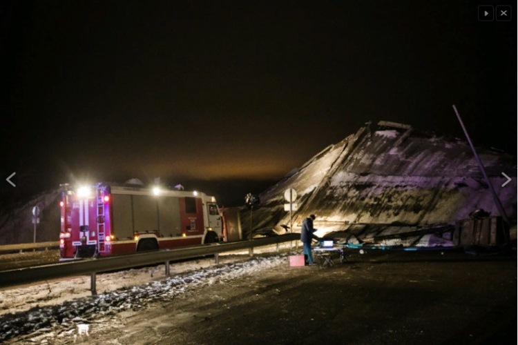 Рухнувший под Оренбургом мост «завалил» двух мужчин