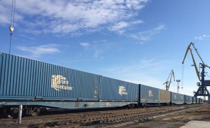 Порт Оля принял первые поезда с контейнерами, следующими транзитом в Иран