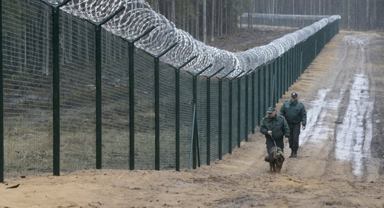 Литва может возить спокойно. Защитный забор на границе с РФ почти готов