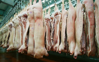 Украинскую свинину разрешили ввозить без приложения. Но только в Крым