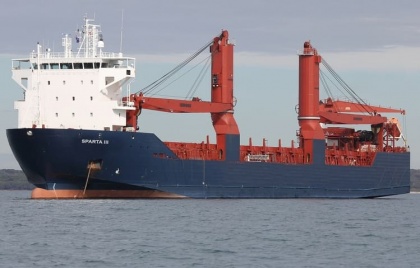 В Енисейском заливе контейнеровоз «Спарта-3» сковало «маршрутное самоуправство»
