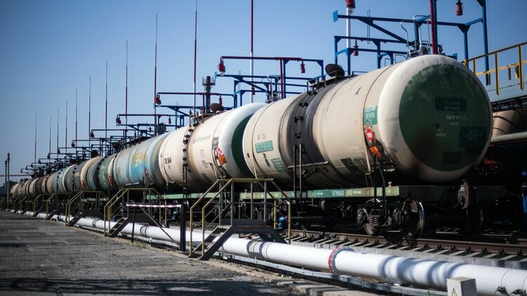 Эксперт: экспорт российского топлива «откатится» на уровень 2016 года