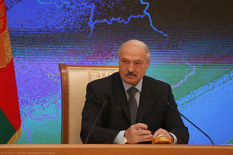 Александр Лукашенко Это делают не белорусы как оказалось а российские бандиты с большой дороги