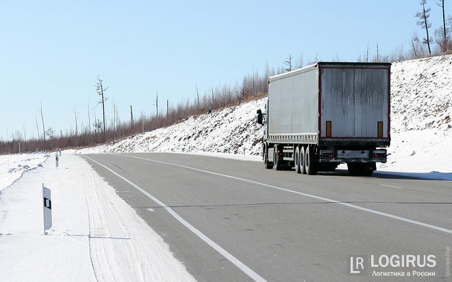 Российские грузовики передвигаются по Украине беспрепятственно. Но не беспроблемно