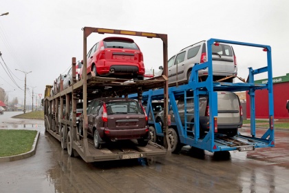 Государство готово заплатить половину за транспортировку отечественных автомобилей