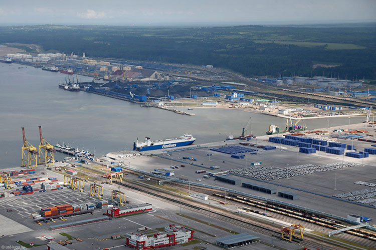 Грузооборот морских портов России растет. Быстрее всех растут северные, особенно Мурманск