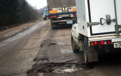 Российские дороги в очередной раз «выкопали себе ямы»