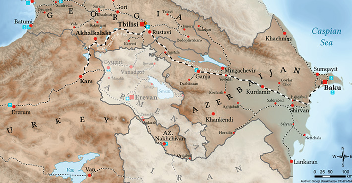 Общая протяженность железной дороги «Баку – Тбилиси – Карс» составляет 826 километров