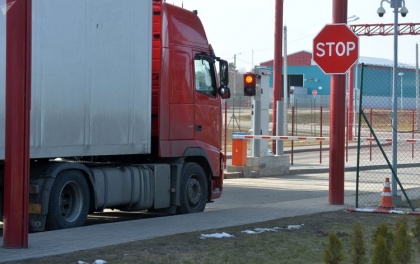 Украина выборочно «опустит грузовой шлагбаум»