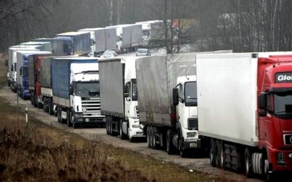 Белоруссия пускает на свои дороги только в меру упитанных. Поэтому все едут в Россию