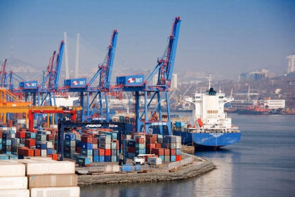 Эксперт: Дальневосточные порты построены с запасом на 30-40% по грузообороту