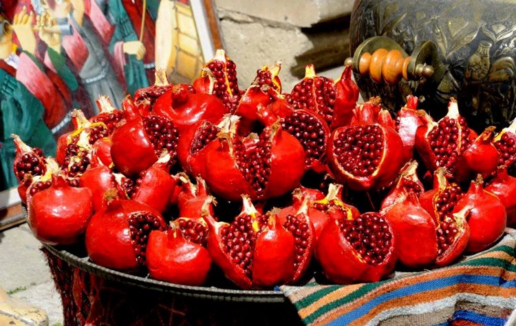 Азербайджан «откормит» товарооборот с Россией томатами и гранатами