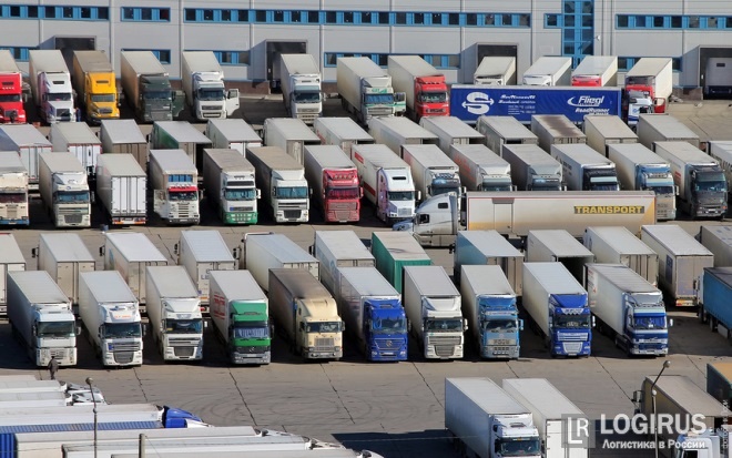 В Питере парковка грузовиков станет платной. Если власти найдут деньги