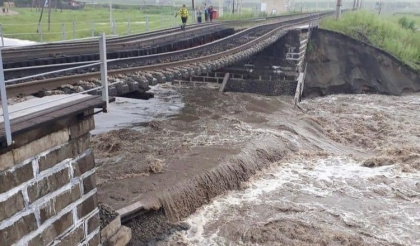 На Транссибе из-за сильного паводка рухнул железнодорожный мост
