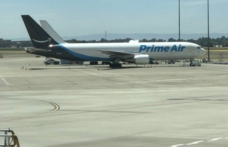 Amazon впервые купил, а не арендовал грузовые самолеты