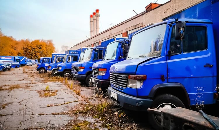 В столице обнаружили «кладбище» почтовых фургонов