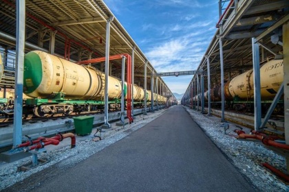 Белорусские нефтепродукты будут доезжать до российских портов за полцены