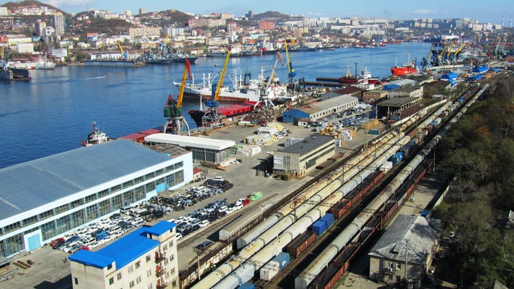 Эксперт: вывезти грузы из портов МТК «Север-Юг» практически нереально