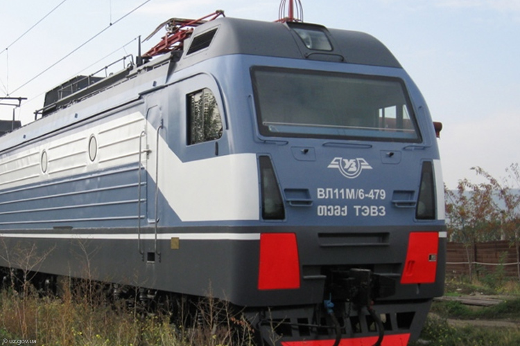 Поезд прибыл в Черноморск в наикратчайший срок. Как и приказывал командующий парадом