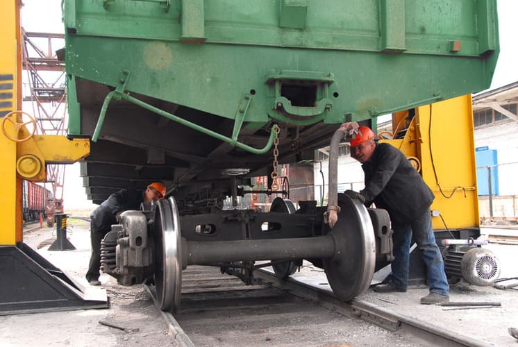 Минтранс «должен отцепиться» от ремонта грузовых вагонов, уверена Антимонопольная 