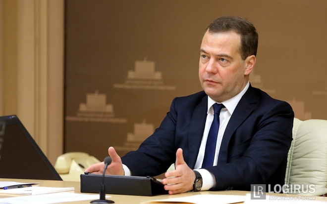 Медведев внес благоприятный законопроект о таможенном деле