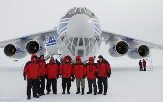 Бочки на Южный полюс сбросили оттуда, откуда еще не сбрасывали