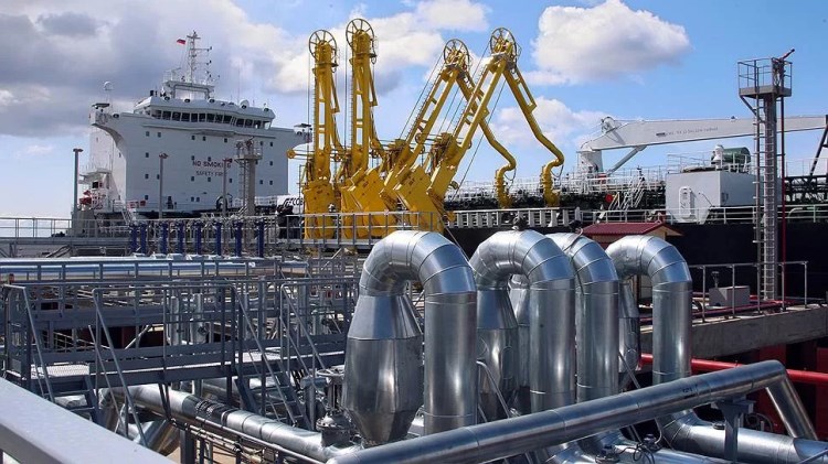 Иранская нефть может «перетечь» в крымские порты