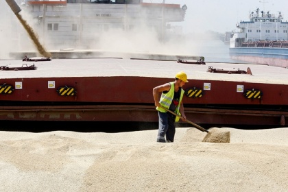 ВТБ «склюет» уже третий зерновой терминал