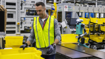 Amazon трудоустроил на свой склад человекоподобного робота