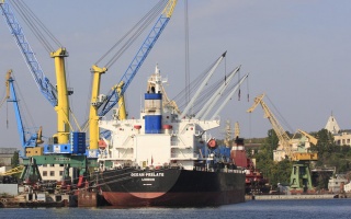Государство пометило территорию в портах Севастополь и Ванино