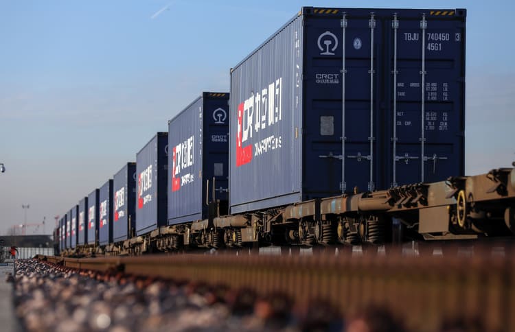 Эксперт: прямые железнодорожные поставки из Китая замедлились вдвое