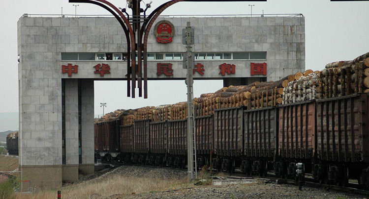 Российские уголь и бревна застряли на границе с КНР