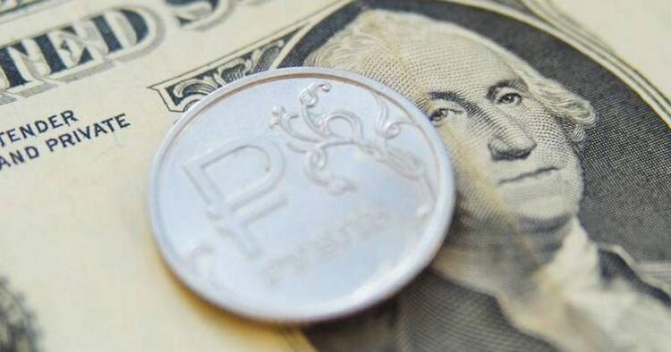 Отказ от доллара в ЕАЭС вышел на уровень таможенных пошлин