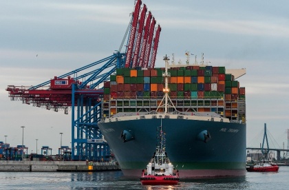 Глобальный рынок контейнерных перевозок «тормозят» торговые «разборки» США и Китая
