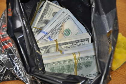 Валютных «контрабандистов» стало почти на четверть больше