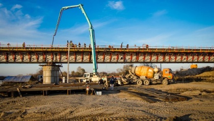 Российская часть моста «Благовещенск-Хэйхэ» «дотянется» до китайской границы через три месяца