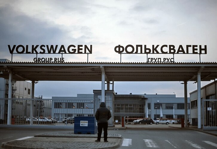 Судьи дали «ГАЗу»: имущество Volkswagen арестовали