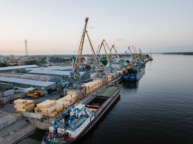 Из порта Астрахань в Иран запустят контейнерную линию