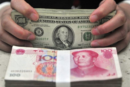 США верят в доллар, но на юань поглядывают с опаской