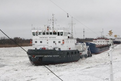 Вместо Ирана в Астрахань: освобожденные ледоколом суда возвращаются в порт отправления