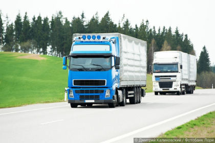 Августовский парадокс: рост издержек вытесняет перевозки в «спот», зато растут заказы